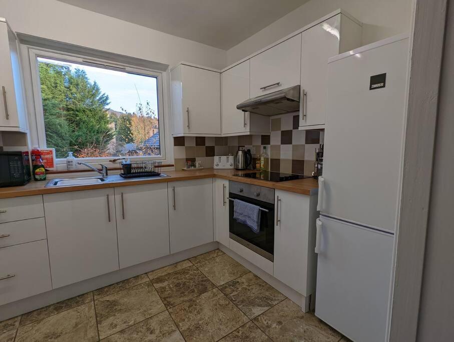 Two Bedroom Flat In Bridge Of Allan, Stirling Buitenkant foto