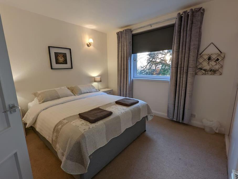 Two Bedroom Flat In Bridge Of Allan, Stirling Buitenkant foto