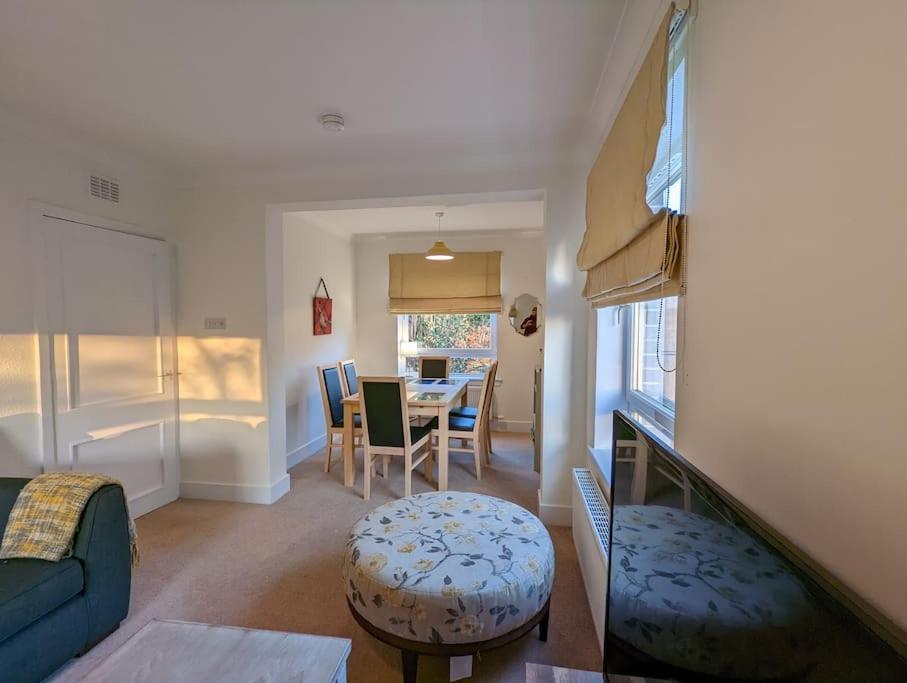 Two Bedroom Flat In Bridge Of Allan, Stirling Buitenkant foto