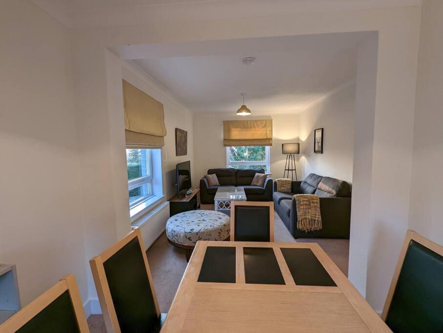 Two Bedroom Flat In Bridge Of Allan, Stirling Buitenkant foto