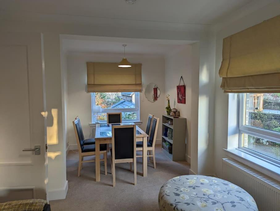 Two Bedroom Flat In Bridge Of Allan, Stirling Buitenkant foto