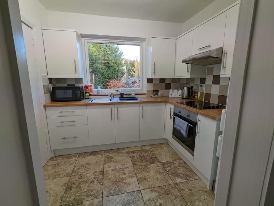 Two Bedroom Flat In Bridge Of Allan, Stirling Buitenkant foto